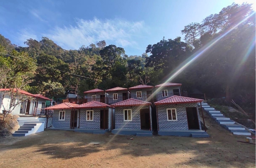 Cottage camping by Ganga river